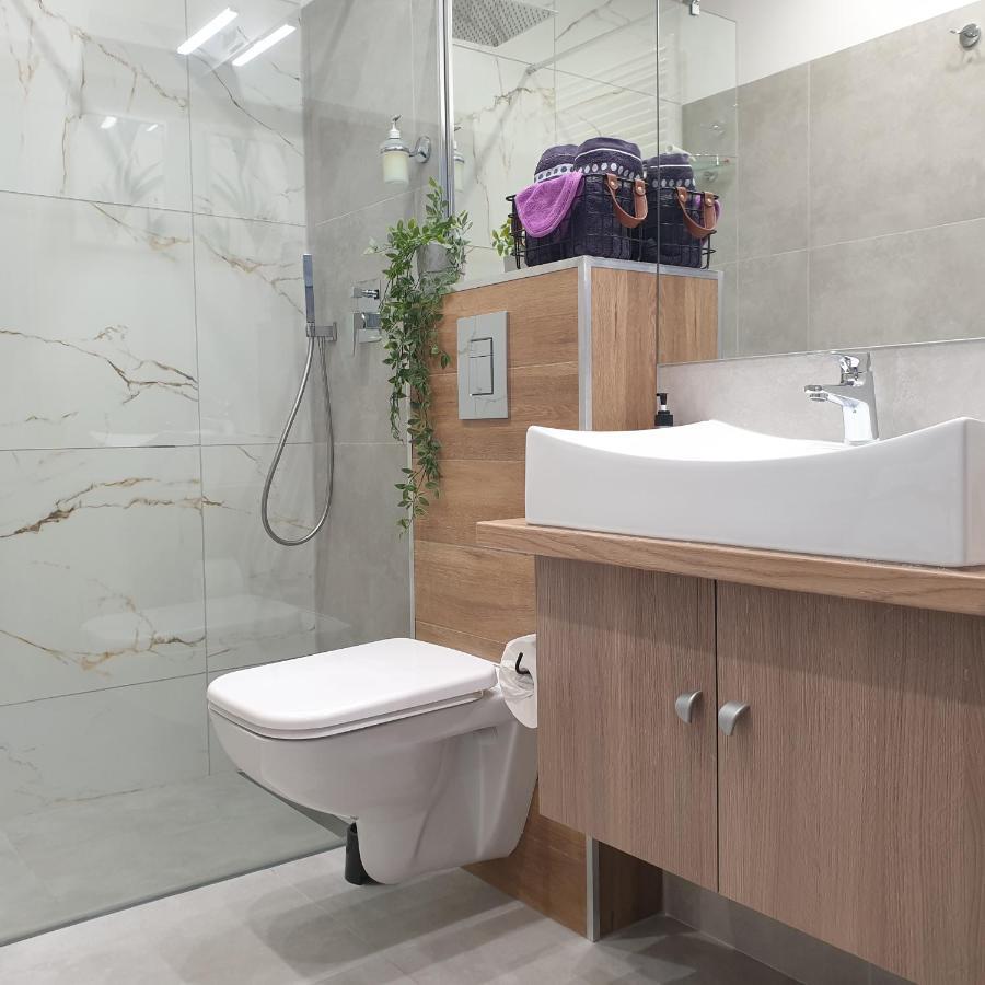 Q Apart Amber - Studio, Manufaktura, Klimatyzacja I Garaz Gratis, Netflix, Fv, Gwarancja Zadowolenia Łódź Exterior foto