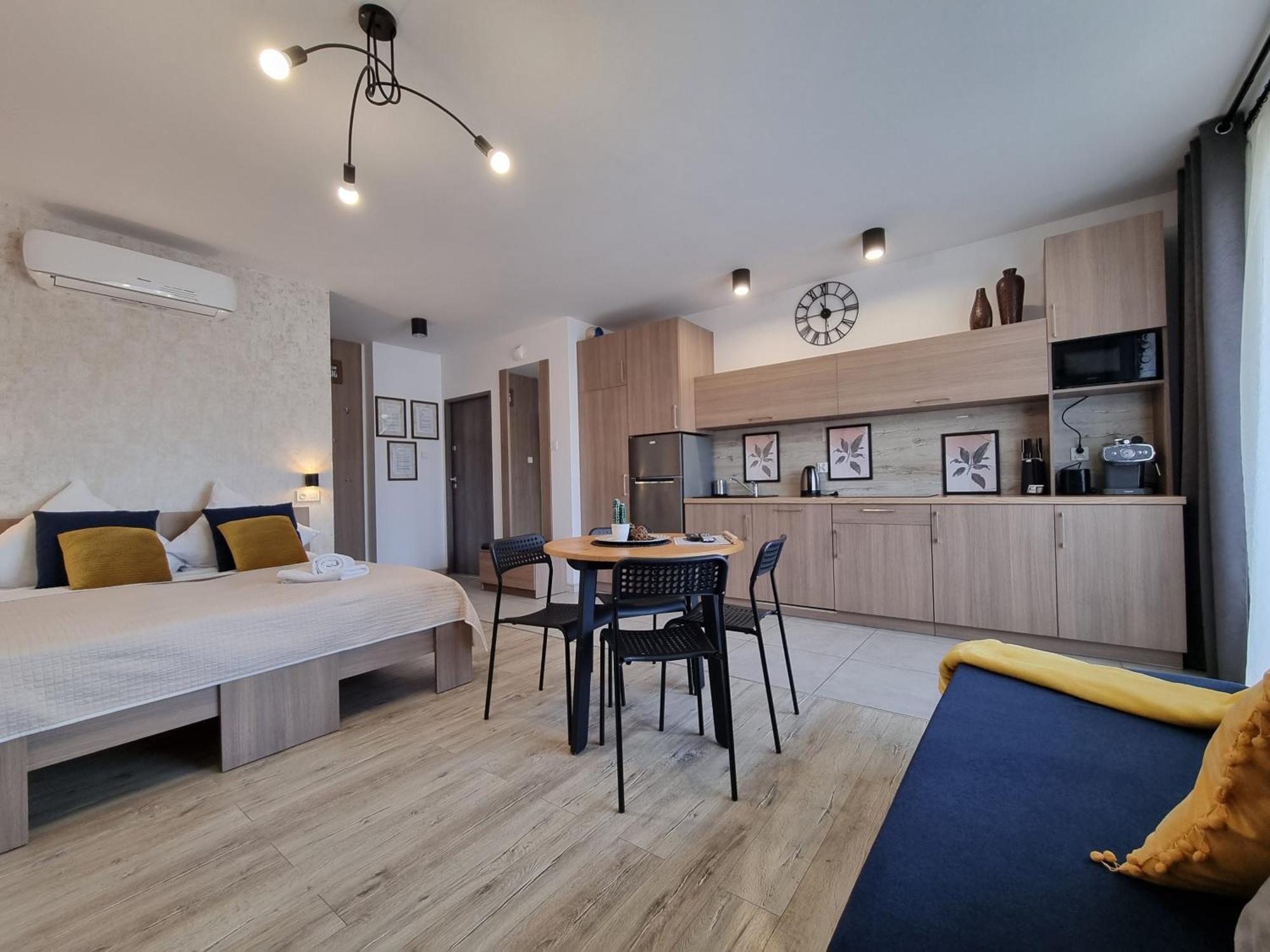 Q Apart Amber - Studio, Manufaktura, Klimatyzacja I Garaz Gratis, Netflix, Fv, Gwarancja Zadowolenia Łódź Exterior foto